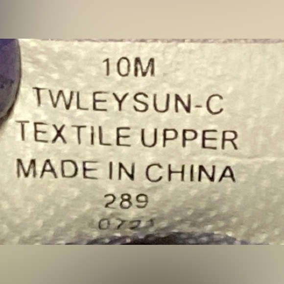 Tommy Hilfiger Shoes size 10 - Picture 4 of 4